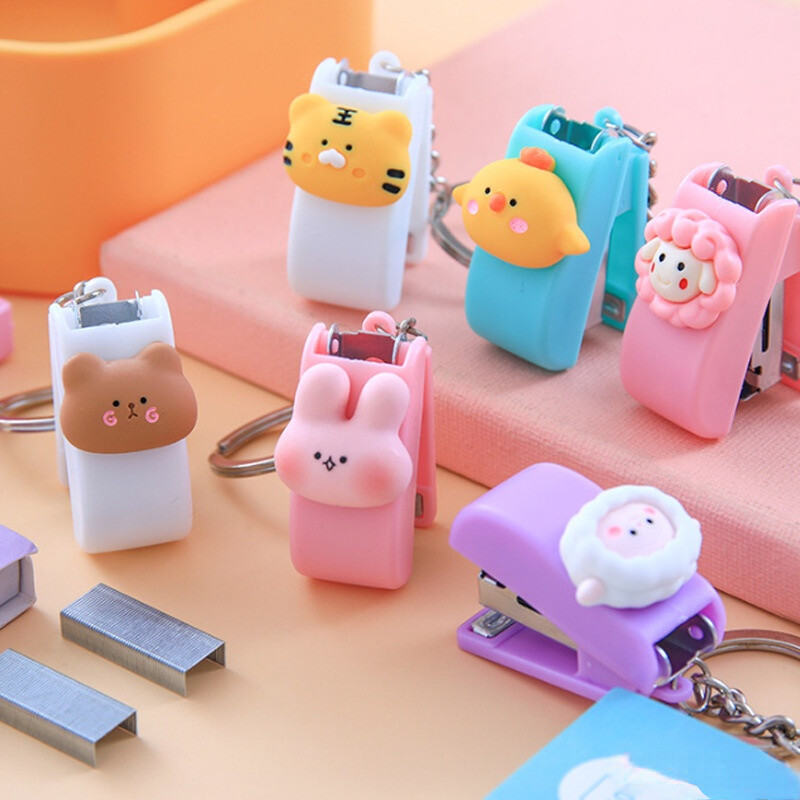 การ์ตูน Mini Stapler พวงกุญแจ Kawaii สัตว์ทรัมเป็ตเย็บกระดาษหนังสือเครื่องเครื่องเขียนนักเรียนน่ารักอุปกรณ์เสริม
