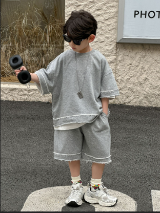 Conjunto de Shorts e Moletom Infantil com Detalhes em Patchwork, Coleção Primavera Verão 2026, Estilo Coreano Simples, 2 Peças