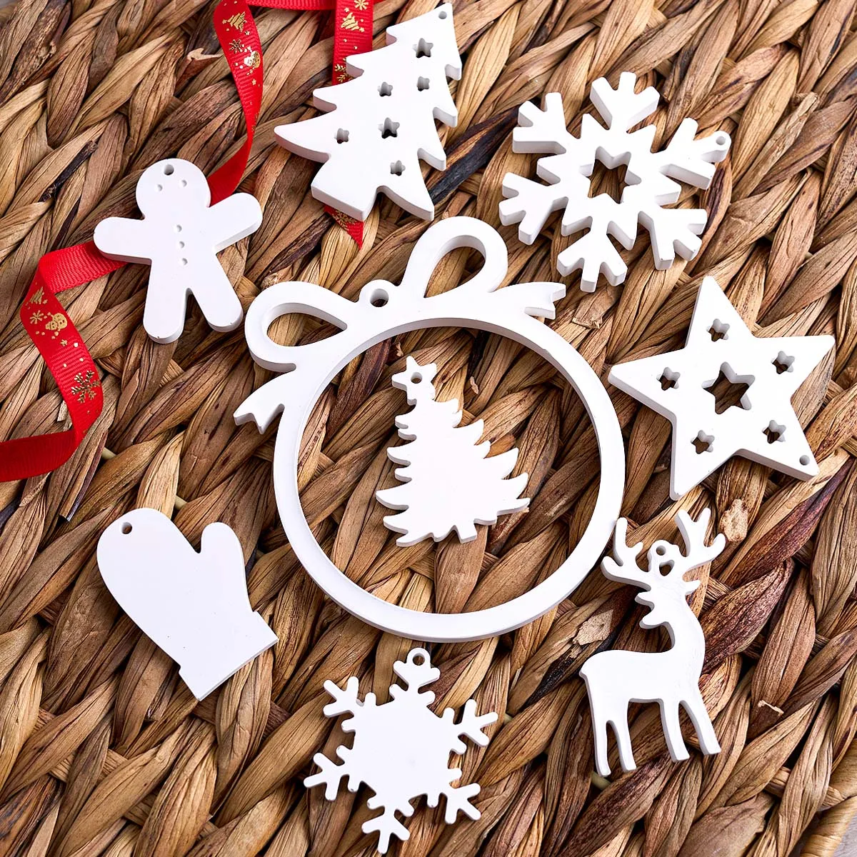 Christmas Series Pendant Silicone Mold DIY Christmas Tree Elk Snows Glove Casting Molds Plaster Resin Jewelry Crafts Making Kit
