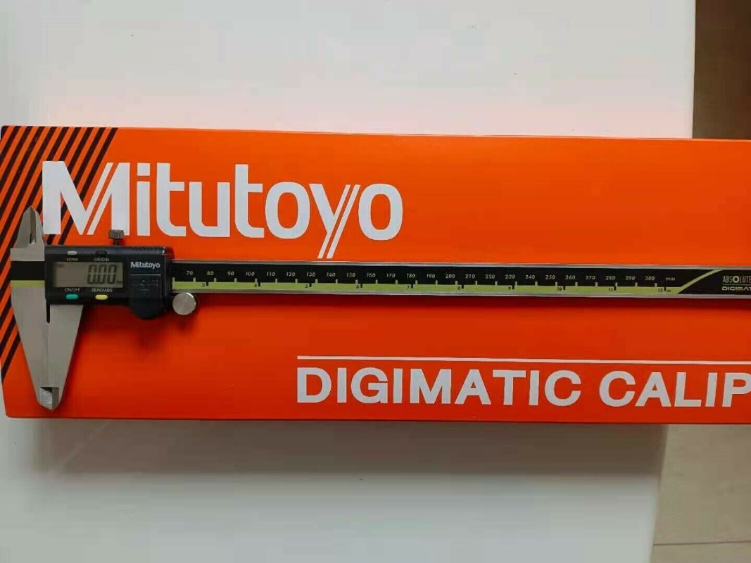 Mitutoyo Japan 500-196-20 150 мм/6 дюймов Абсолютный цифровой штангенциркуль с нониусом
