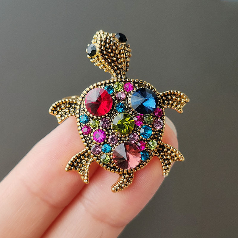 Vintage Rhinestone Cute Cartoon Turtle Animal Broszki dla kobiet Mężczyźni Odzież Akcesoria Broszka Szpilki Charms Biżuteria imprezowa Prezenty