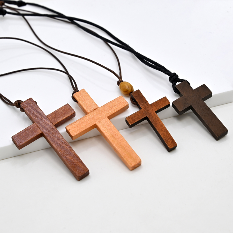 Collar de cruz católica de varios estilos, gargantilla con colgante de Jesucristo, joyería Retro, collar de madera Natural, amuleto al por mayor