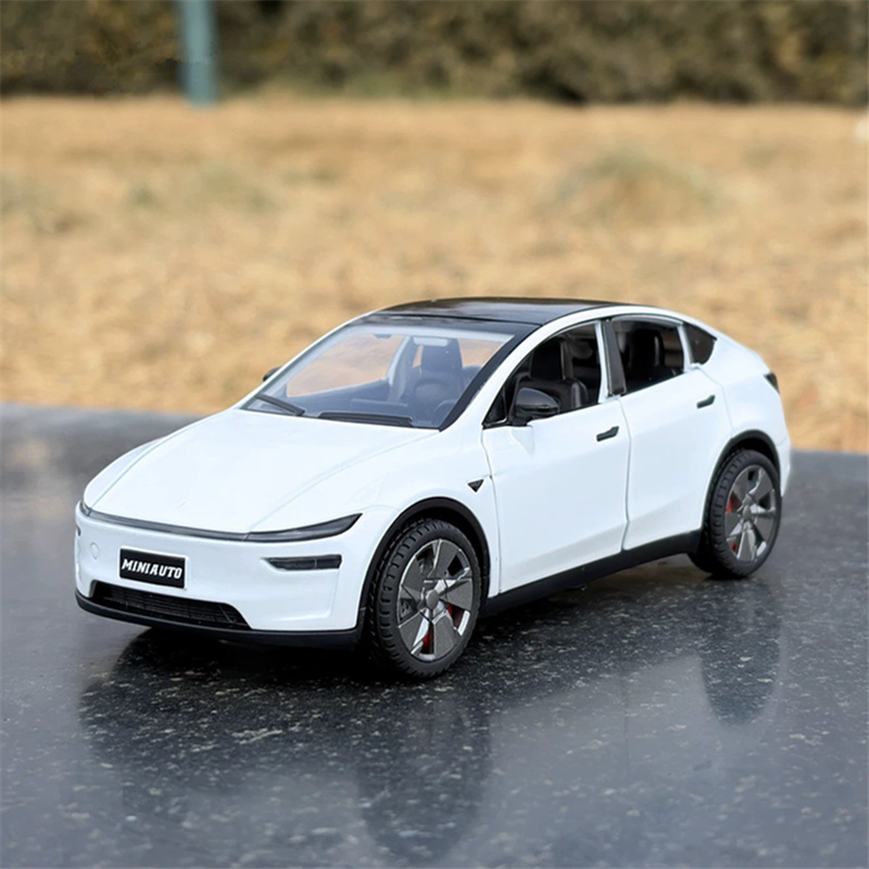 1:32 2026 Model Y SUV Mobil Alloy Model Diecast Metal Mobil Energi Baru Model Kendaraan Simulasi Suara dan Lampu Koleksi Mainan Anak Hadiah