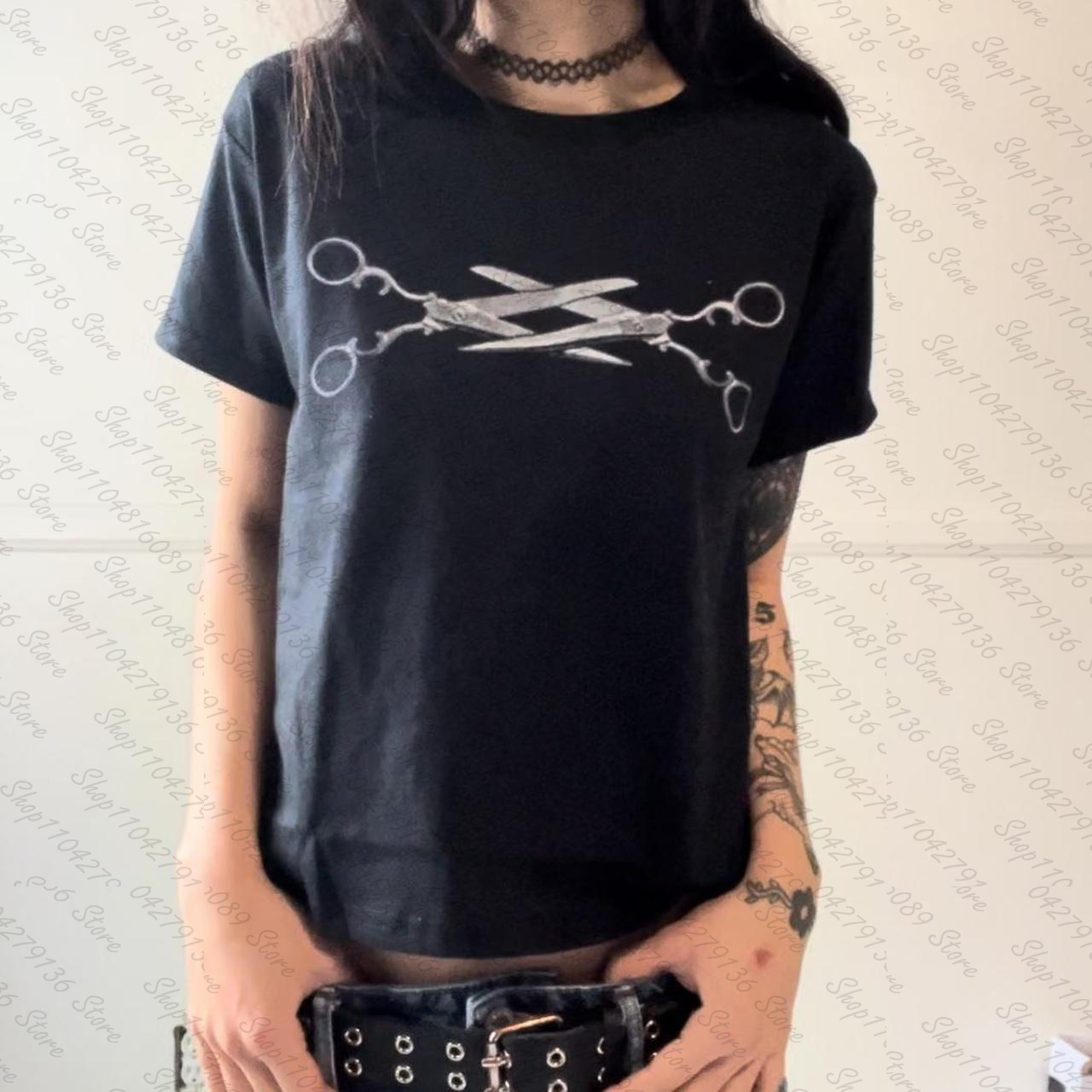 Punk-Buchstaben-Print-T-Shirts und Tops – Street-Punk-Damenbekleidung im Grunge-E-Girl-Stil – Schmale, trashige T-Shirts und Tops im Y2K-Sommer-Stil
