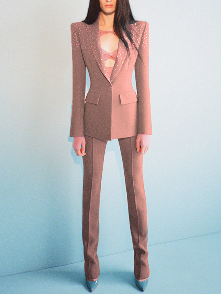 Completo da Donna Elegante con Blazer Monopetto e Pantaloni, Decorato con Diamanti e Perline, Collezione Primavera/Estate 2026 - Ultima Tendenza Moda Carriera