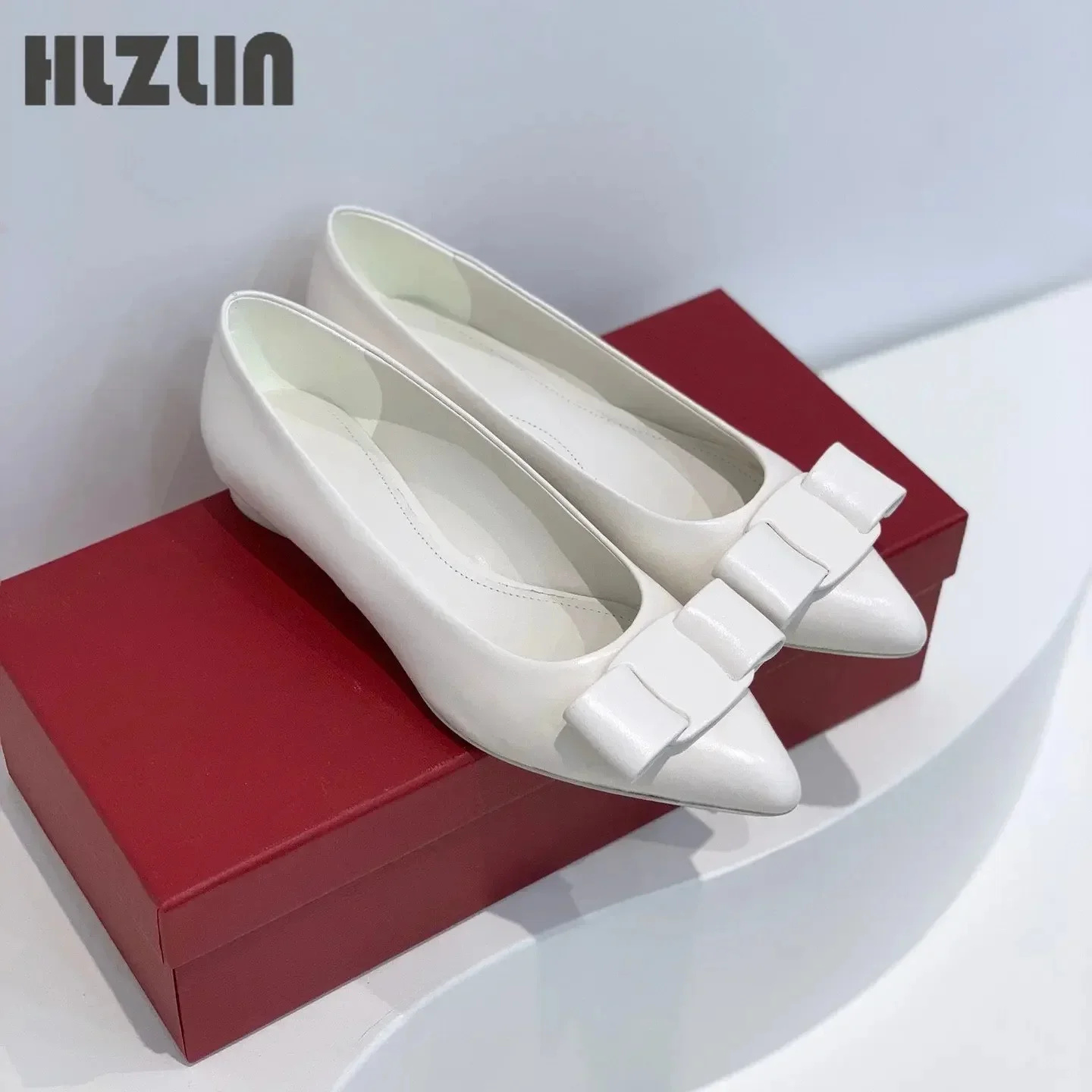 Sepatu Loafer Kulit Wanita 2026, Moccasin Hak Rendah dengan Hiasan Pita, Sepatu Flat Ringan untuk Musim Semi dan Gugur
