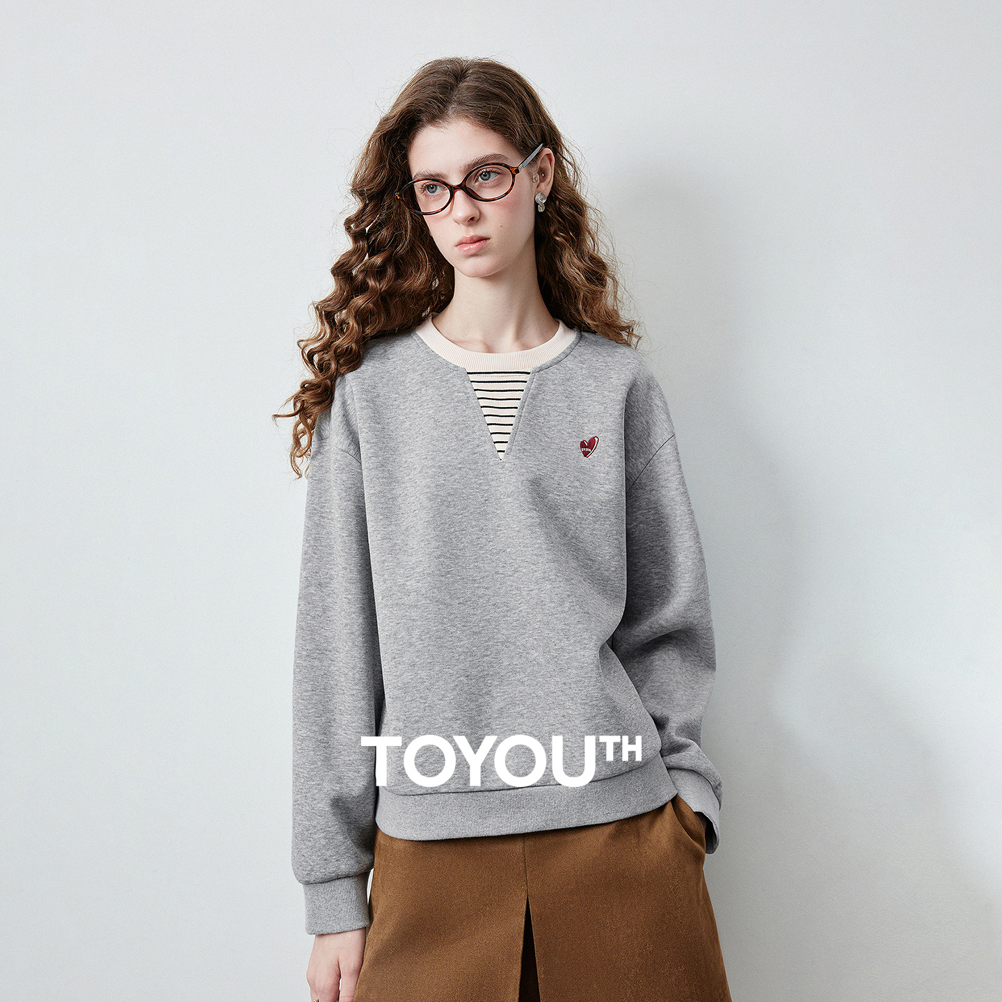 Sweat-shirt deux pièces effet superposé TOYOUTH pour femme, nouvelle collection automne 2026, style preppy sportif, rayures et broderie cœur