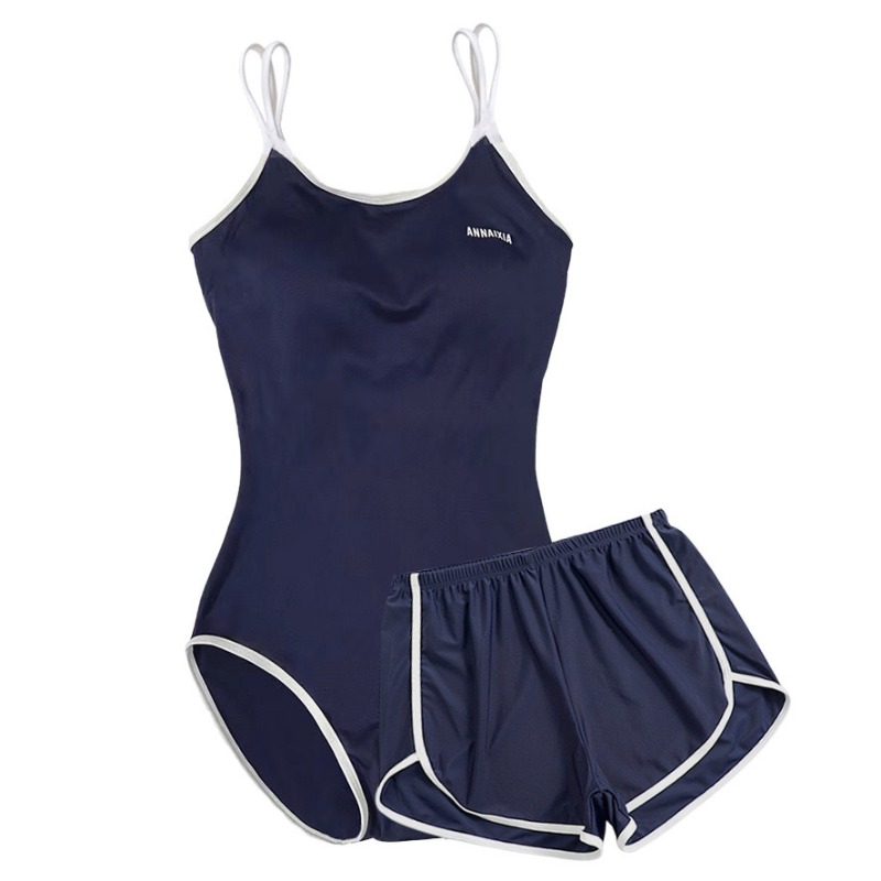Sportliches zweiteiliges Badeanzug-Set in Marineblau mit Trägern und hoch taillierten Shorts, geeignet für Strand, Schwimmbad und Training