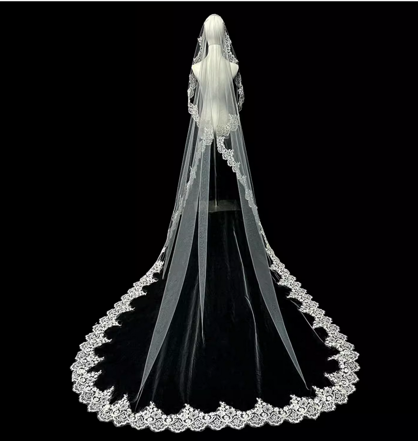 New bridal veil, luxurious and heavy-duty lace trim, extra-long train, perfect for weddings, forest-themed weddings, and travel