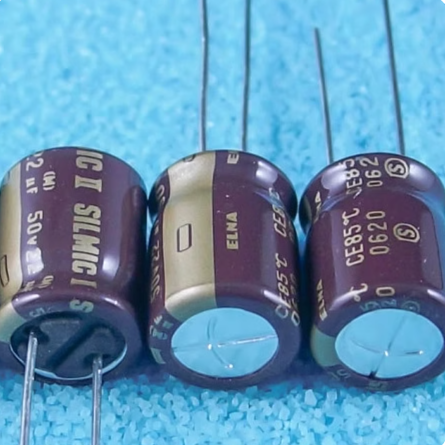 20 sztuk/partia oryginalny japoński ELNA SILMIC II 22uF 50V Audio kondensator elektrolityczny pogrubione brązowe 10x14mm darmowa wysyłka