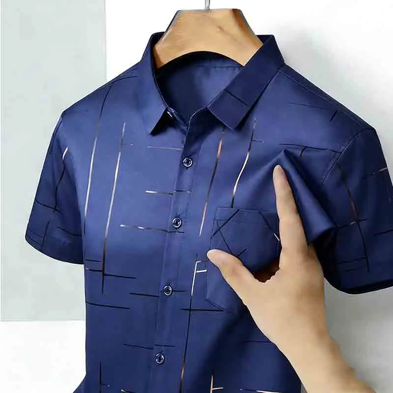 เสื้อเชิ้ตแฟชั่นลำลองผู้ชายคุณภาพสูง ปี 2026 แขนสั้น ติดกระดุม ลายเรขาคณิต