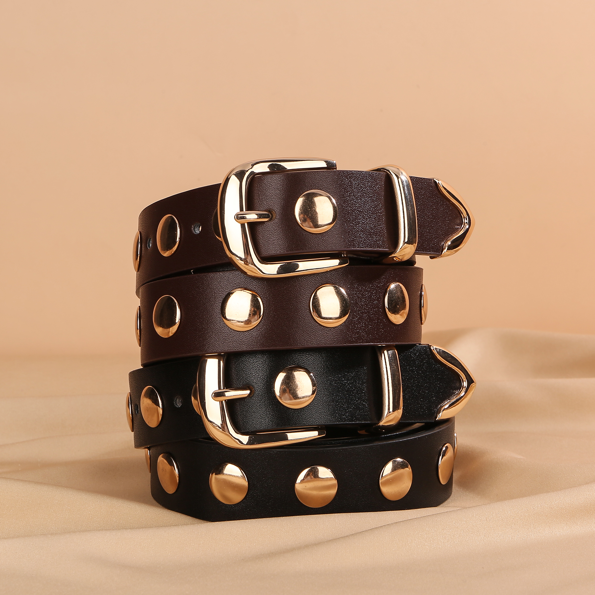 Vrouwen Pu Lederen Riemen voor Jeans Jurk Mode Gouden Metalen Gesp Zwarte Riem Vrouwen Bezaaid Riem Punk Kunstleer Riem