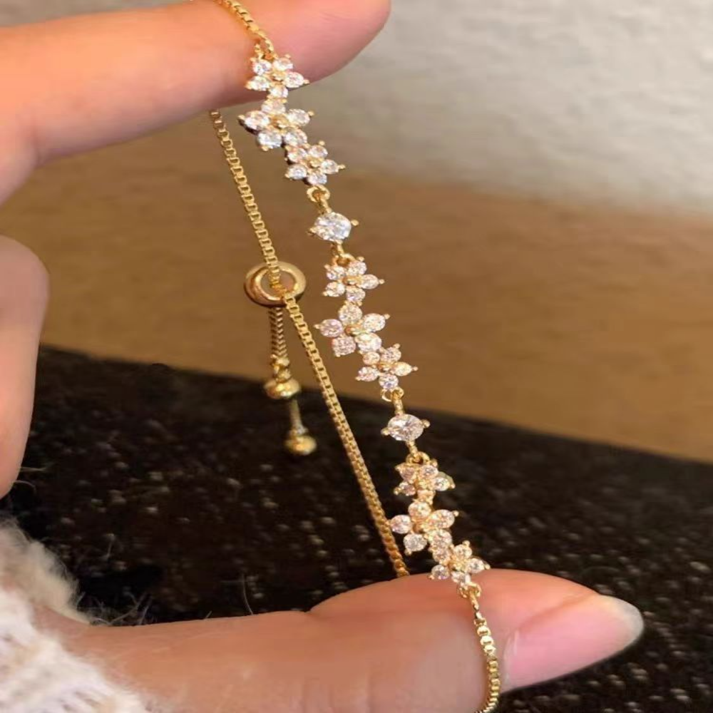 亜鉛合金ブレスレット スパークリングジルコンフラワーブレスレット ハンドメイドブレスレット 合金製 日常着用 ファッションアクセサリー パーティー用