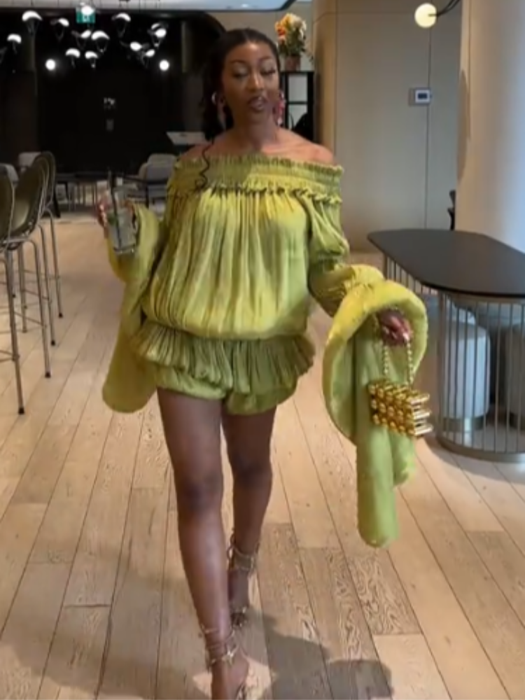 Ensemble deux pièces sexy pour femme, épaules dénudées, volants, manches longues, tenue de soirée, vêtements décontractés pour club, vacances d'été