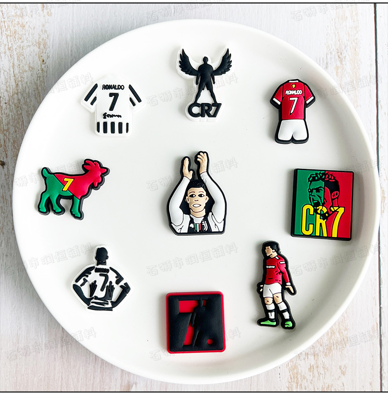 Estrela de futebol 1-18 pçs/set de cristiano ronaldo natal dos desenhos animados sapatos encantadores acessórios decorativos presentes favoritos das crianças