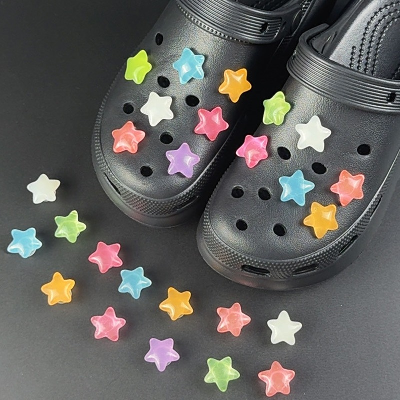 7/14 pçs moda sapato encantos conjunto acessórios buraco sapato fivela luminosa estrela do mar diy 3d sapatos decorações para bogg saco presente