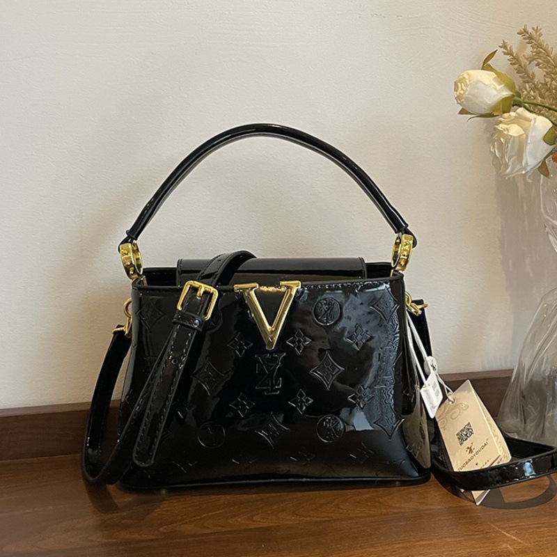 Nuova Borsa a Secchiello da Donna 2026 di Alta Gamma in Pelle Verniciata Grande Capacità Lusso Borsa a Tracolla per il Pendolarismo