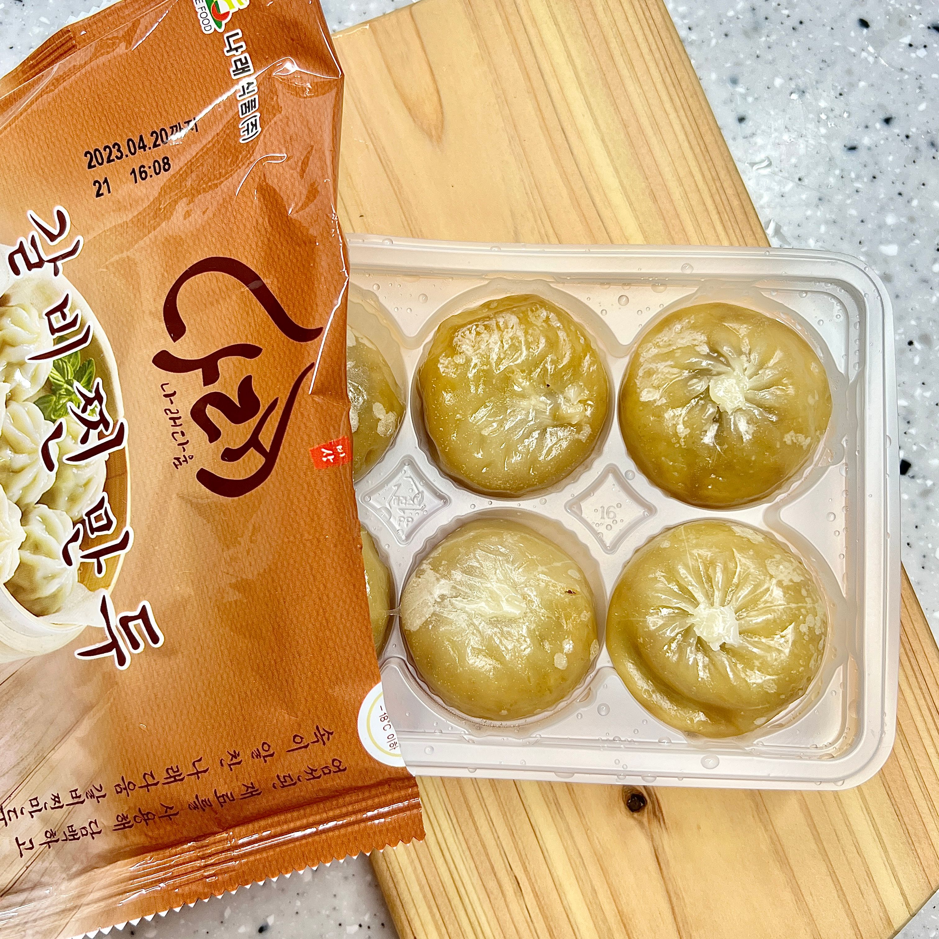 나래 트레이 3분 갈비만두 6개입 156g + 맛미 미니간장 증정(갯수랜덤)