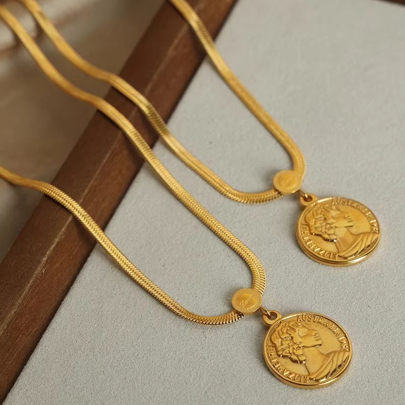 Collier en acier inoxydable Nivora pour hommes et femmes, rond, Elizabeth Ⅱ, pendentif portrait, salle plate, tour de cou, bijoux fantaisie