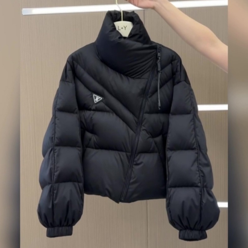 新しい綿の女性の冬暖かいショートパフジャケット韓国デザイン不規則な綿のコートトレンド緩い厚みのパーカー潮黒、白