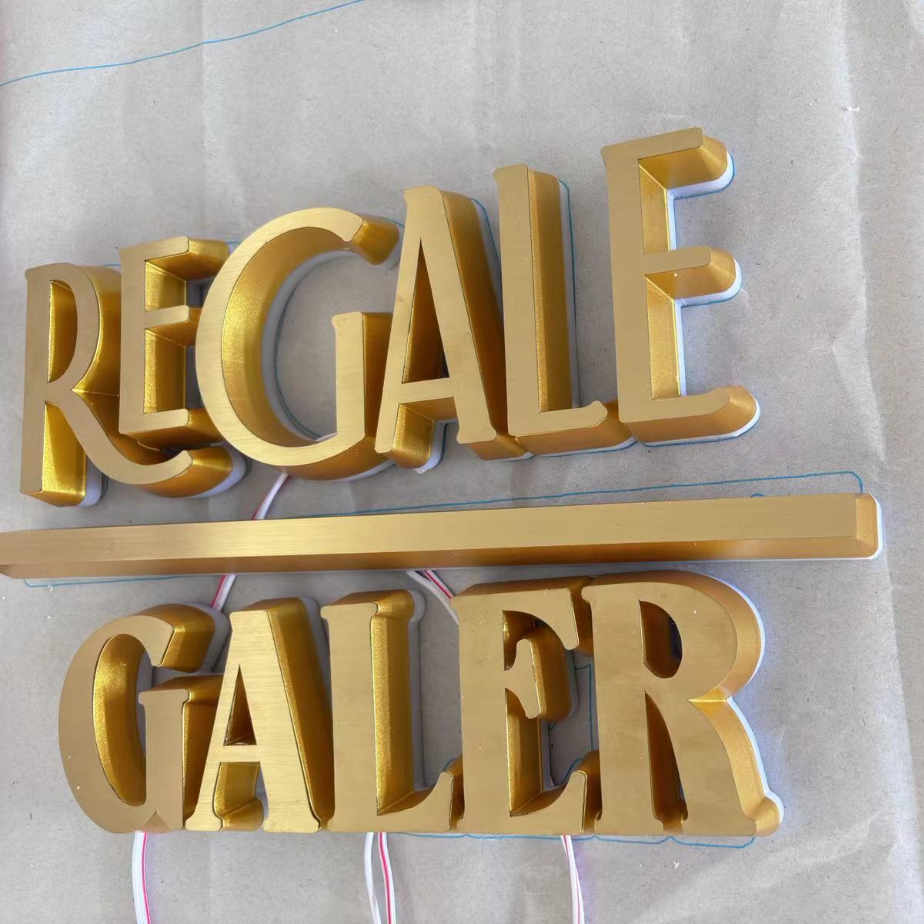 Letras pequeñas LED acrílicas personalizadas para pared, letras decorativas del alfabeto, signos de logotipo de negocios
