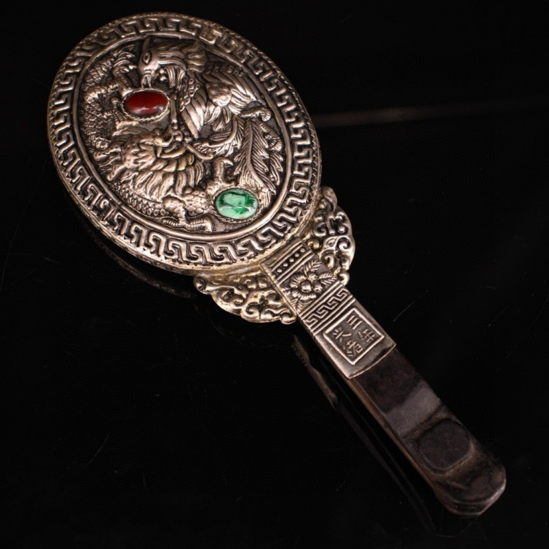 Espejo de mano con piedras preciosas con incrustaciones de plata de la antigua colección de campo
