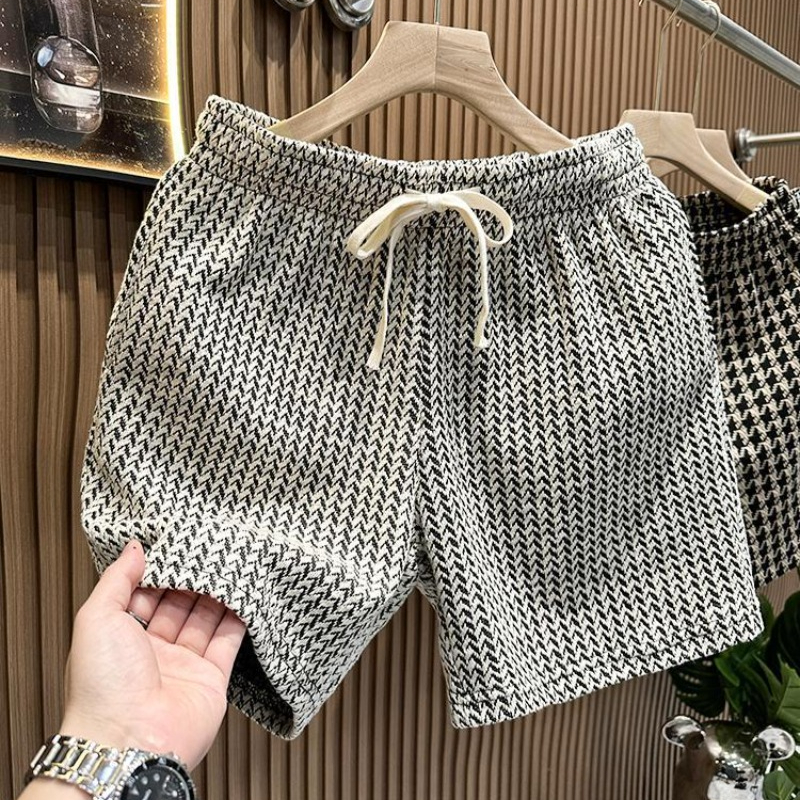 Ropa de hombre Pantalones cortos a cuadros estampados Verano Elegante Pierna recta Pantalones de playa casuales Bolsillos cómodos Pantalones cortos de calle ligeros