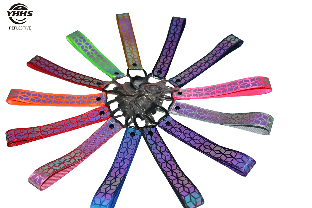 Porte-clés haute visibilité noir multifonctionnel 100% Nylon arc-en-ciel boucle de bière réfléchissante pour la sécurité des voyages pendentif pratique