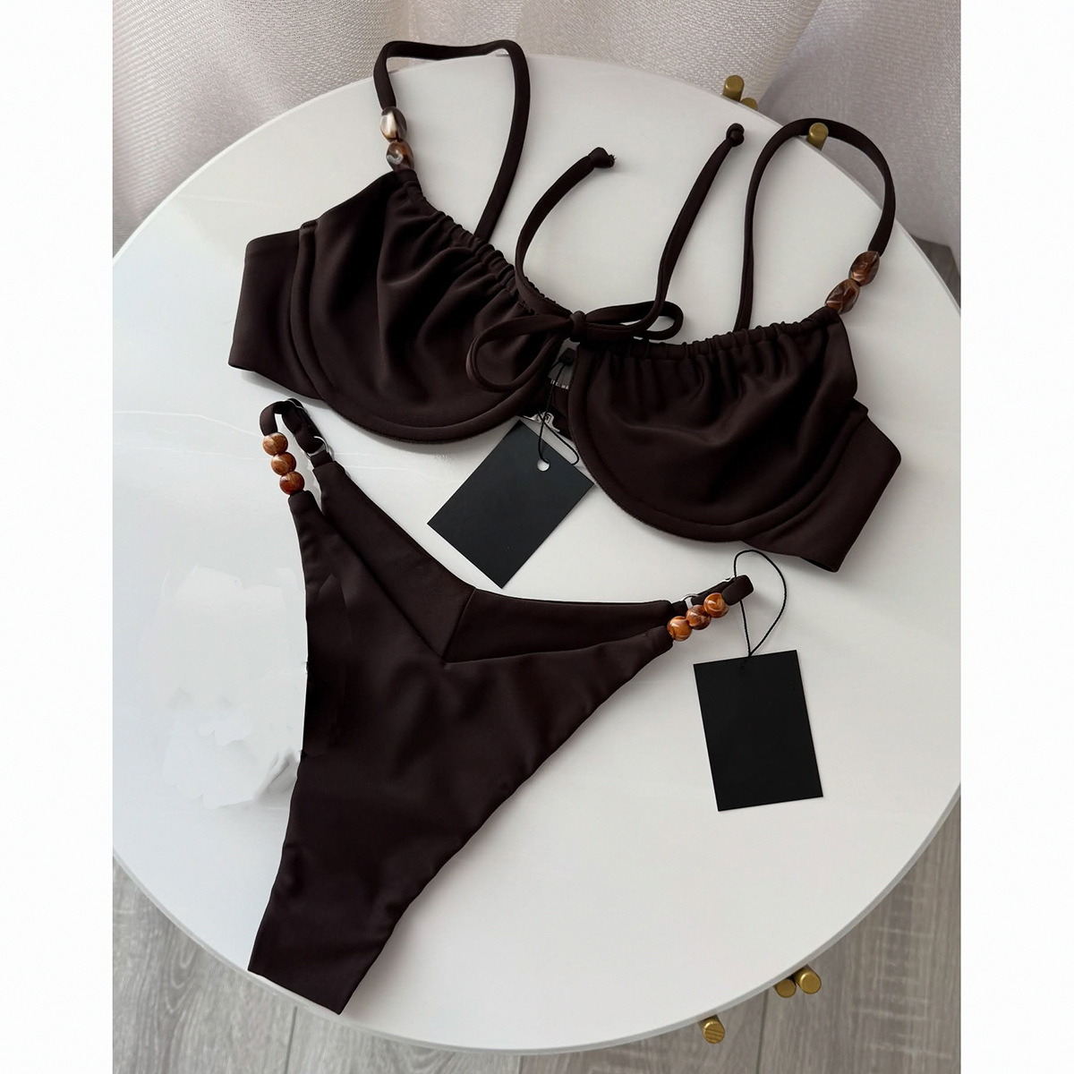 2026 Seksowny, jednolity kolorowy strój kąpielowy bikini damski, dwuczęściowy strój kąpielowy, handel transgraniczny, zestaw bikini w jednolitym kolorze dla kobiet.