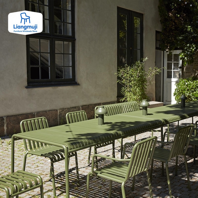 Moderne, einfache Freizeit-Tische und Stühle für den Innenhof im Freien, Milchteeladen, Café, schmiedeeiserne Farbe, Tische und Strandstühle für den Außenbereich
