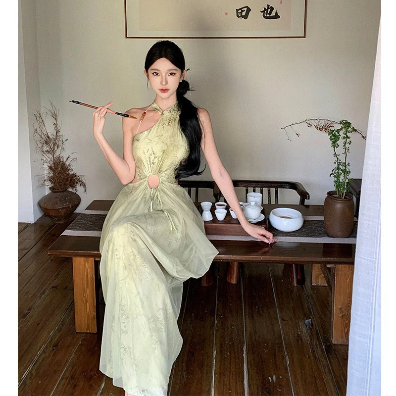 Feuille de bambou vert · Cool nouveau Style chinois maille bambou teinture creux suspendus cou robe été femmes 2025 printemps automne robe