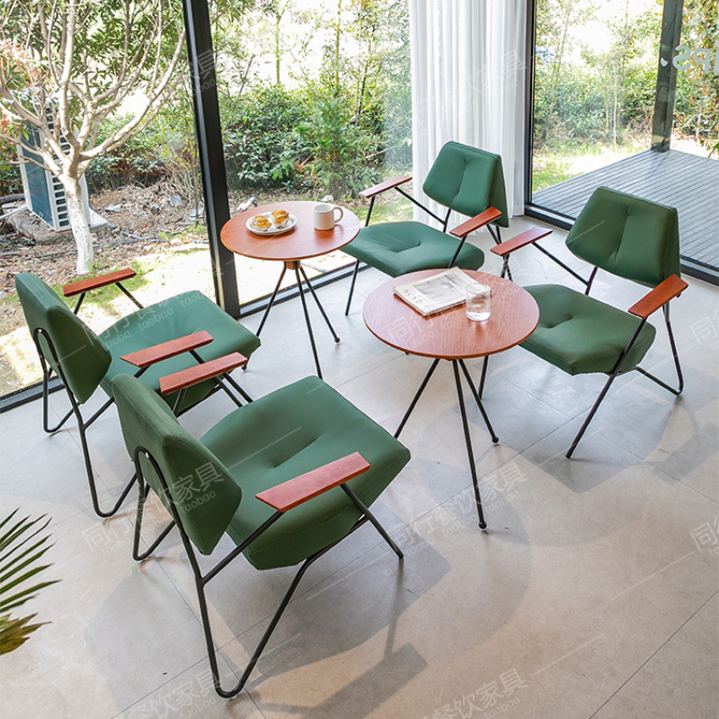 Retro industrial style coffee shop table and chair combination bar milk tea shop card seat sofa dessert shop book bar commercial