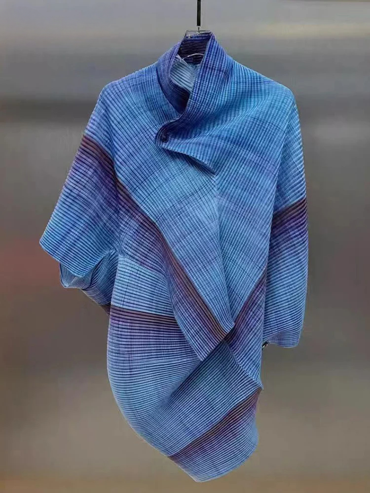 YUDX Plissee Farbe Block Unregelmäßige T Shirt Frauen Revers Batwing Hülse Lose Mode Chic Stil Neue 2025, Weibliche Tops