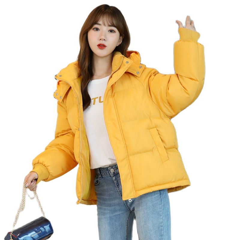 Chaqueta de invierno 2024 para mujer, abrigo femenino acolchado de algodón con capucha corta amarilla, prendas de vestir gruesas y cálidas, Parka holgada impermeable para mujer