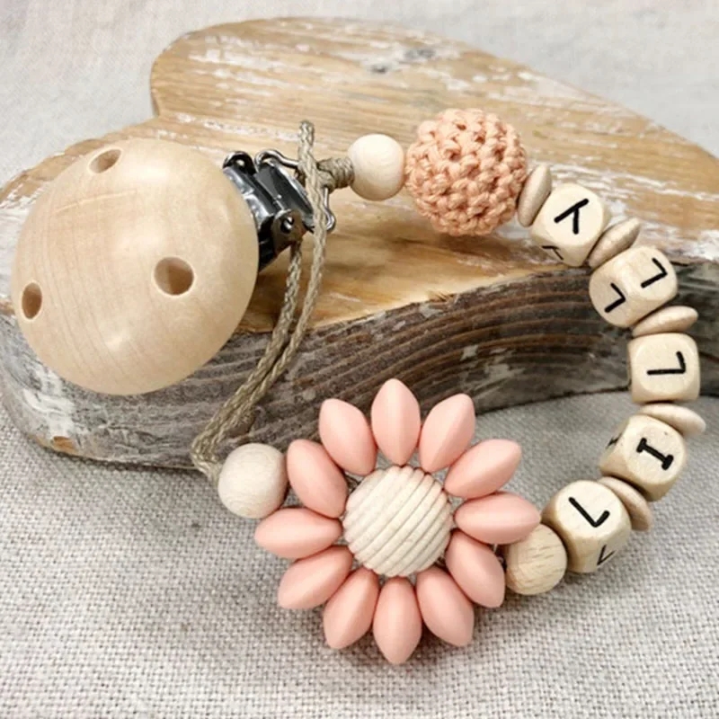 Nuevo DIY nombre personalizado cuentas de silicona anillo de madera Clips para chupete cadenas de dentición seguras mordedor amigable chupete Clips de haya soporte regalo