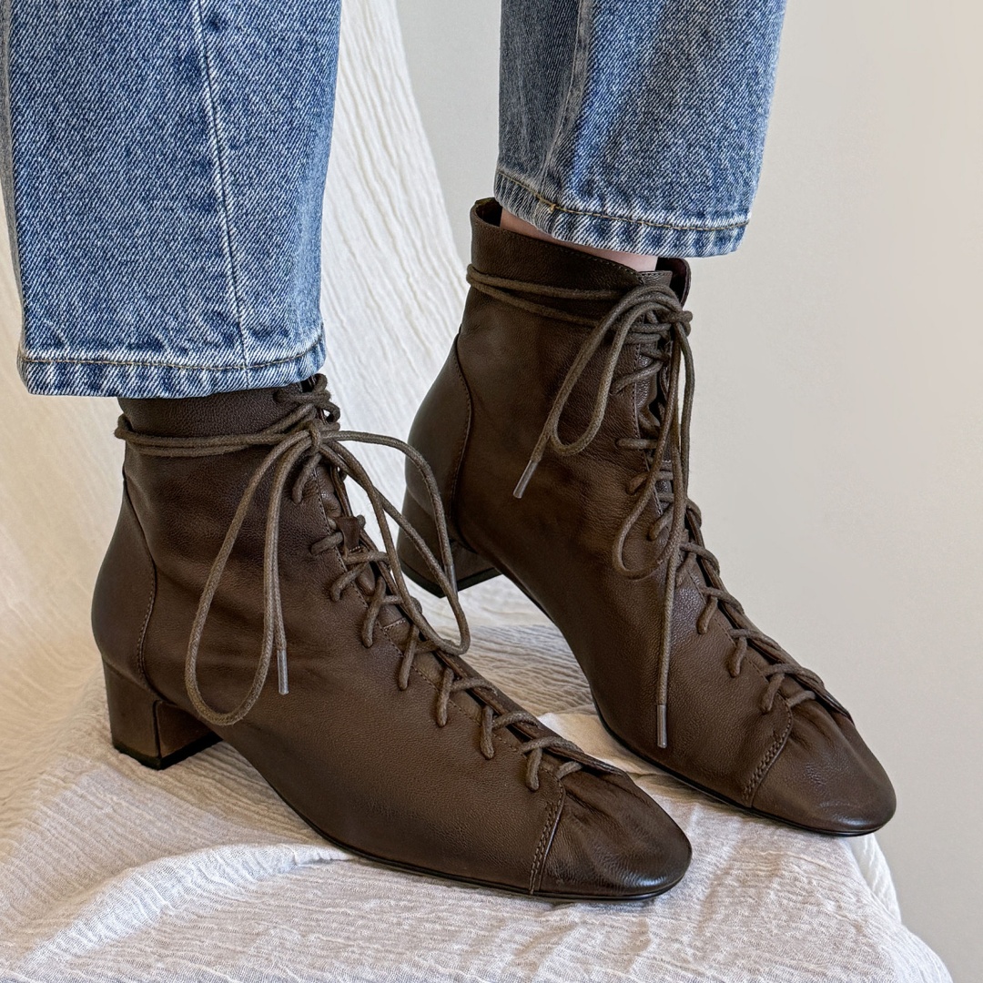 Stivaletti autunnali stringati in pelle di pecora da donna tacco medio spesso 4 cm eleganti stivaletti corti da donna scarpe quotidiane di alta qualità per donna