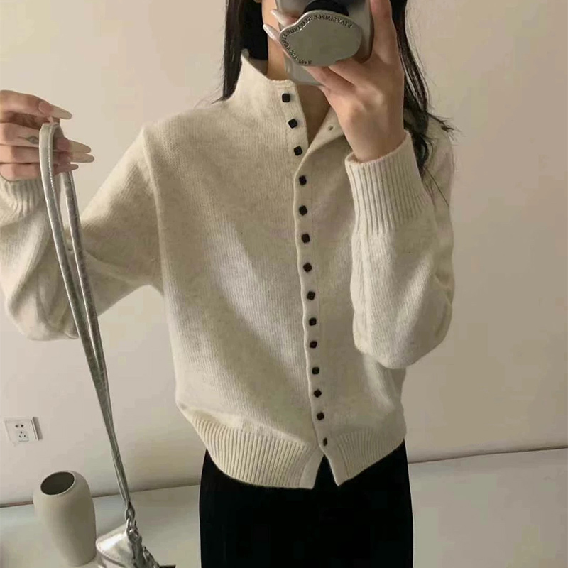 新しいソフトで快適なスタンドアップカラーセーターカーディガン女性シンプルなシングルブレストカーディガンコート秋固体ニットアウター