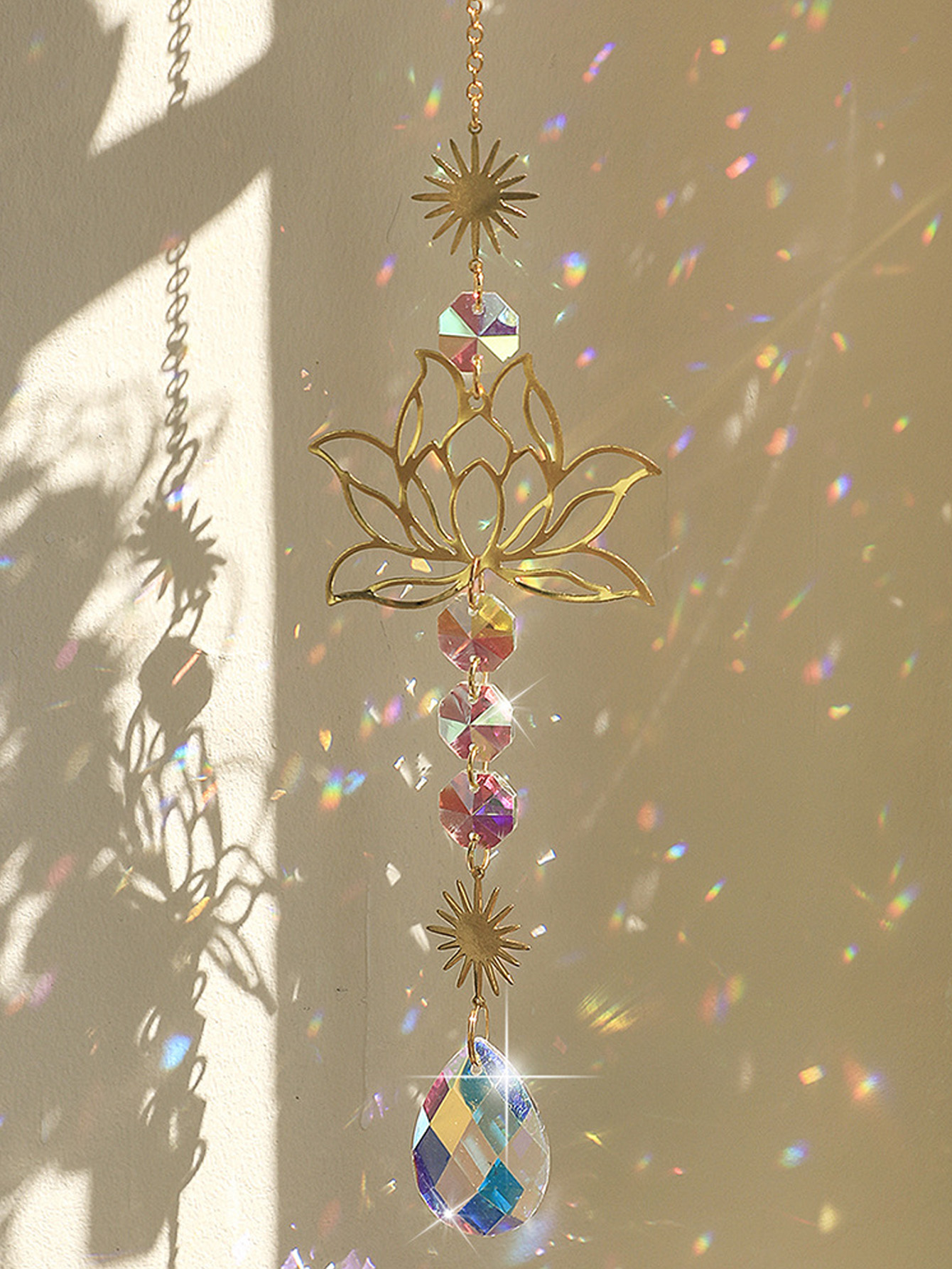 1pc Suncatcher Giardinaggio Artigianato Loto dorato AB Ciondolo colorato con goccia d'acqua Ciondolo decorativo in cristallo